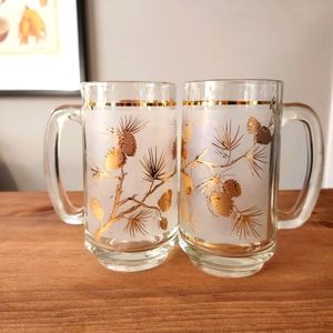 **SOLD**🩷Set of 2 Vintahe Libby Pinecone Mugs🩷